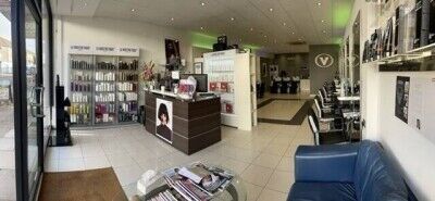 HIGH QUALITY, ESTABLISHED SALON GERRARDS CROSS BUCKINGHAMSHIRE Photo 2