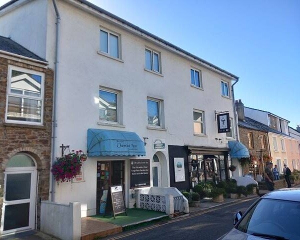 PEMBROKESHIRE (SAUNDERSFOOT) - RENOWNED BAR & RESTAURANT LEADING ON TO BEACH Photo 2