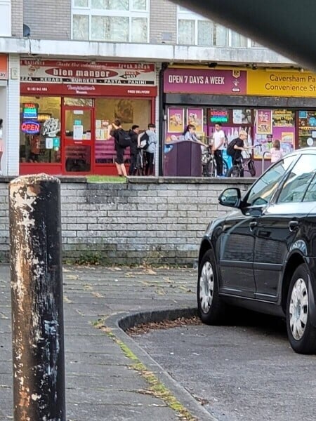 Fast food restaurant for sale. Caversham Reading . Low rent no rates long lease. Photo 2