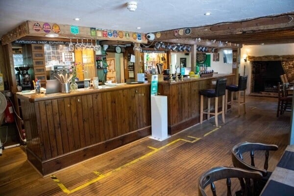 WEST SUSSEX - CHARMING PUB WITH LETTING ROOMS Photo 2