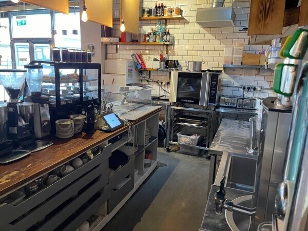 SPECIALIST COFFEE SHOP & CAFE TAKEAWAY IN THE HEART OF HAYWARDS HEATH, WEST SUSSEX Photo 2