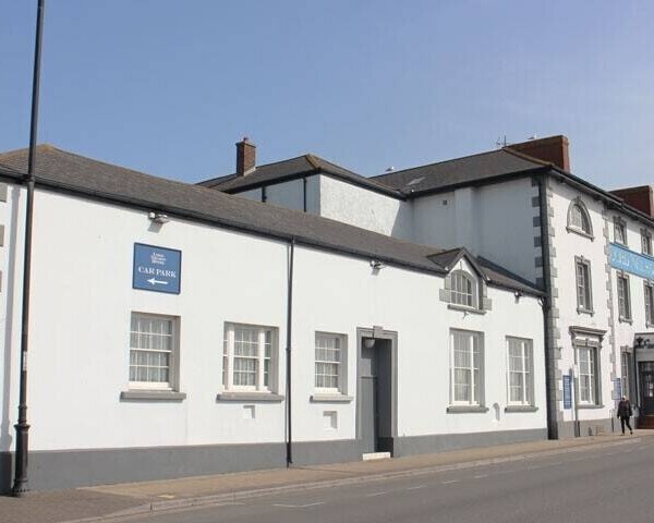 LORD NELSON HOTEL, MILFORD HAVEN, PEMBROKESHIRE : FOR SALE BY PUBLIC AUCTION (UNLESS PREV SOLD) Photo 2