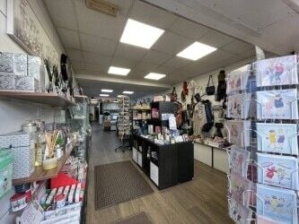 A WELL-ESTABLISHED CONTEMPORARY CAFÉ AND HIGH QUALITY GIFT STORE LOCATED IN AN EXCELLENT POSITION Photo 2