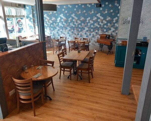 TENBY - RECENTLY REFURBISHED RESTAURANT IN PRIME HIGH STREET LOCATION Photo 2
