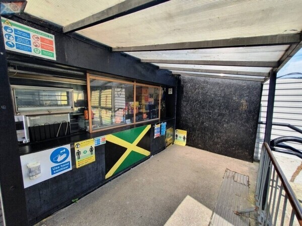 TAKEAWAY CAFÉ WITHIN SOUTH LONDON FOOTBALL GROUND Photo 2