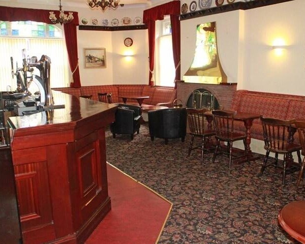 WEST GLAMORGAN - SURBURBAN PUBLIC HOUSE Photo 2