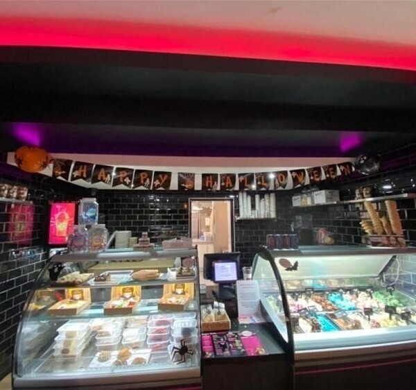 Well-Known and Popular Dessert Parlour in Thriving Glasgow Location Photo 2