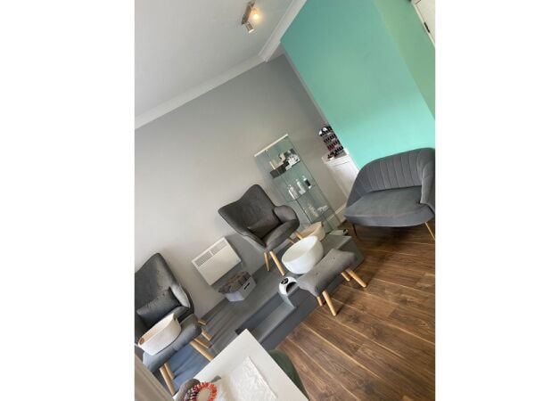 Highly Rated Beauty Salon For Sale Photo 2