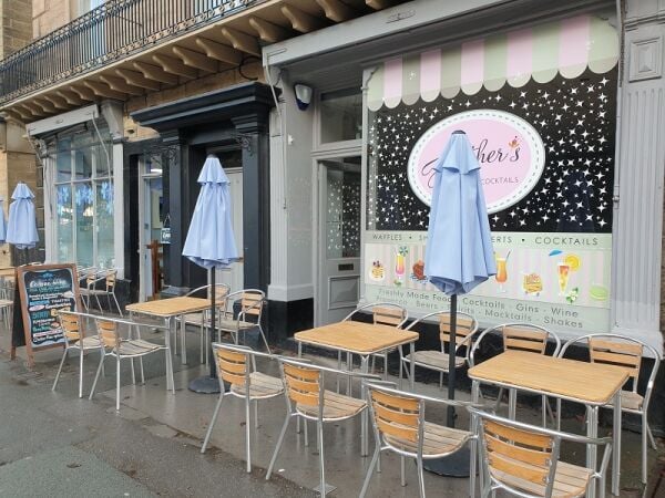 Highly Rated Coffee Shop & Bar for Sale. Photo 2
