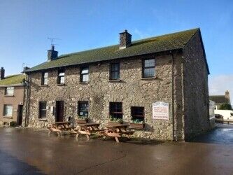 WEST WALES - WELL APPOINTED VILLAGE PUB & RESTAURANT Photo 2
