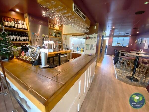 LICENSED BAR: BOOTHSTOWN: Photo 2