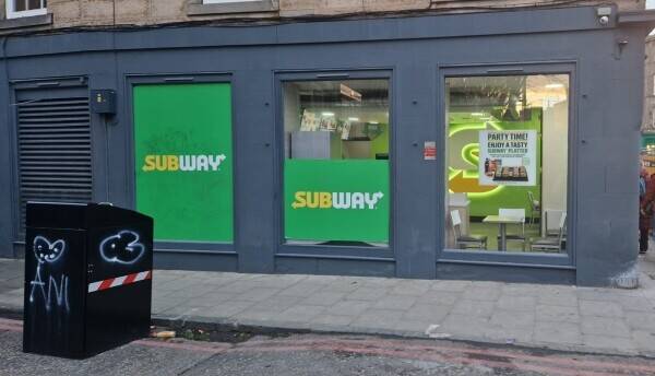 Busy Subway franchise located in the heart of Leith, Edinburgh. (ref 1531) Photo 2