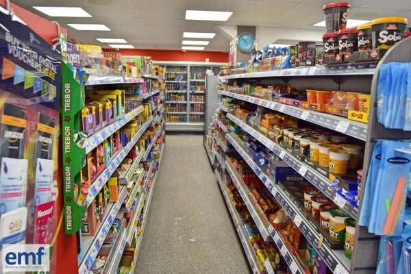 SUPERBLY FITTED LOCAL CONVENIENCE STORE IN WILLENHALL, WEST MIDLANDS Photo 2