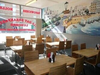 BUSY CAFE IN BOGNOR REGIS, WEST SUSSEX Photo 2
