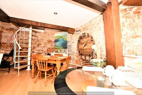 Stunning Bed & Breakfast with 6 bedroom accommodation. Dereham, Norfolk. Photo 2