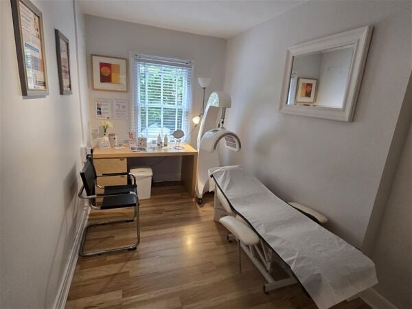 A MEDICAL AND AESTHETIC LASER TREATMENT CLINIC