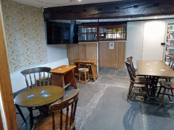 GWYNEDD – TRADITIONAL VILLAGE PUB RESTAURANT AND SHOP Photo 2