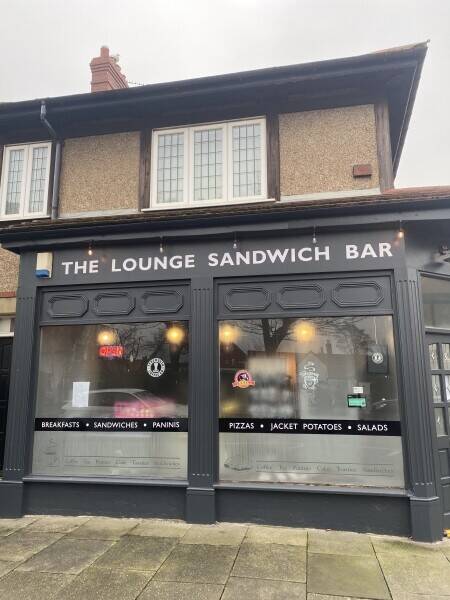 Well established sandwich shop Photo 2
