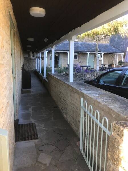 Public house (Full Trading) with Courtyard & Letting rooms for sale Photo 2