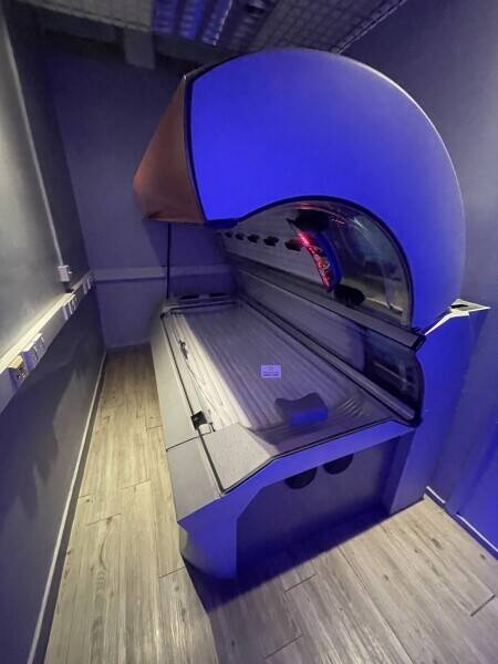 A Super Tanning Studio in Coalville Leicestershire. 'For Sale'. Photo 2