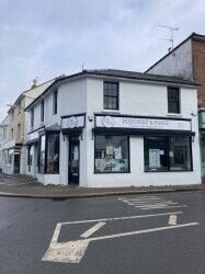 Art Café & Retail Toy Shop in West Sussex, Hurstpierpoint High St Photo 2