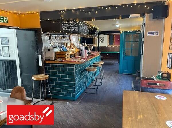 Freehouse & Owners-Flat - 16-Years in Current Ownership Photo 2