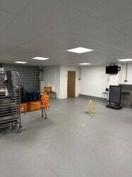 Fully equipped catering unit in Warrington 