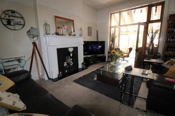 B&B for sale in Bexhill Town centre, minutes from a popular tourist seafront.