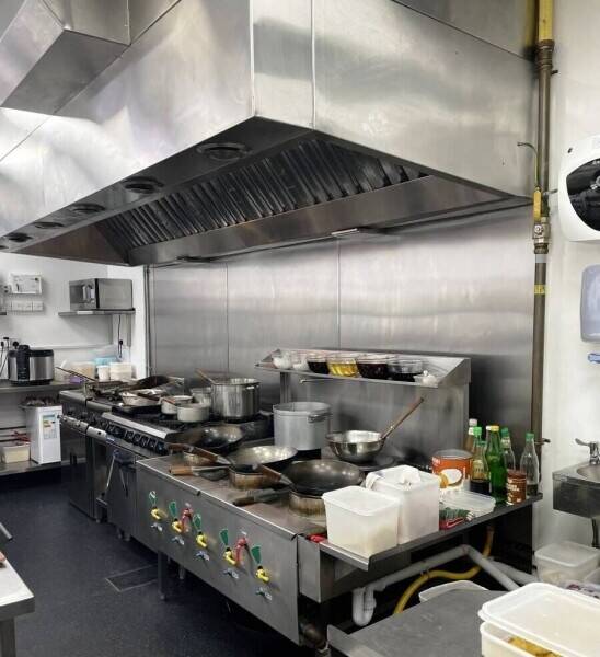 SUPERBLY LOCATED RESTAURANT WITH A3/A5 & ALCOHOL LICENCE (2300) Photo 2