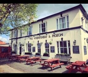 Family pub for sale in Staines Photo 2