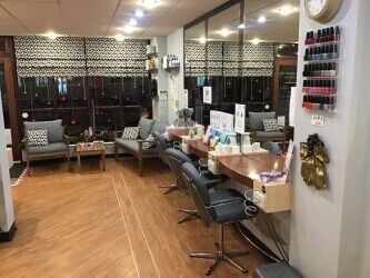 Well established Hair & Beauty Salon On Hants/Dorset border Well established Hair & Beauty Salon On Hants/Dorset border