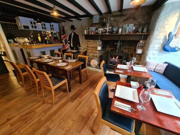 Well Presented Licensed Café & Restaurant In Looe Photo 2