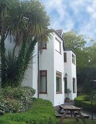 Busy guest house for sale in Llanberis Busy guest house for sale in Llanberis