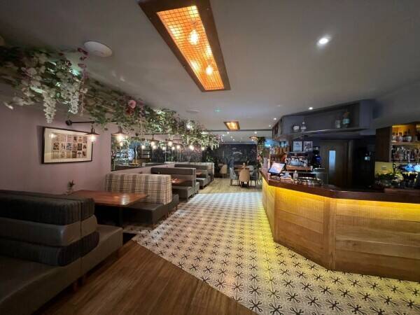 Beautifully presented Bar and Restaurant in Penicuik, Midlothian. (ref 1555) Photo 2