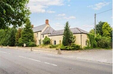 Stunning 6 bedroom home - Caravan and Camping site - Wiltshire Photo 2