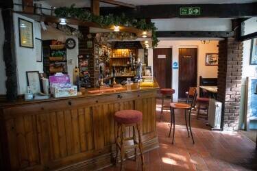 HERTFORDSHIRE - PUB WITH DEVELOPMENT POTENTIAL HERTFORDSHIRE - PUB WITH DEVELOPMENT POTENTIAL
