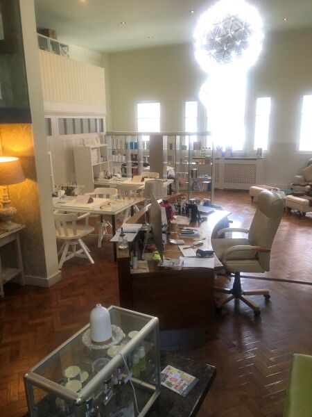 Thriving Spa Business for Sale in Oxfordshire with £80,000 of assets included Photo 2