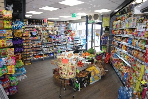 LEASEHOLD CONVENIENCE STORES/OFF LIC. Photo 2