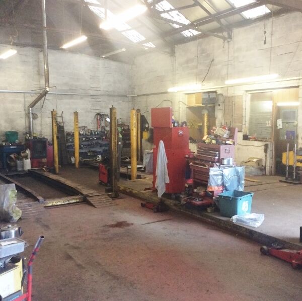 Long Established and Highly Reputable Garage/MOT Centre Photo 2