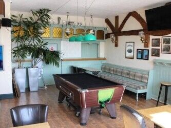 LINCOLNSHIRE - RENOVATED FOUR BEDROOM PUB WITH STUNNING PRIVATE ACCOMODATION Photo 2