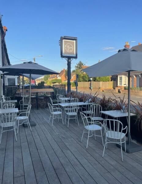 Cafe Bar for Sale in Pangbourne, Berkshire Photo 2