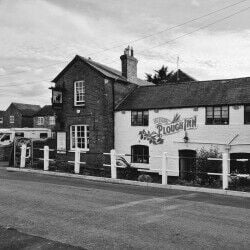 Modern, traditional free house in Nottinghamshire for sale