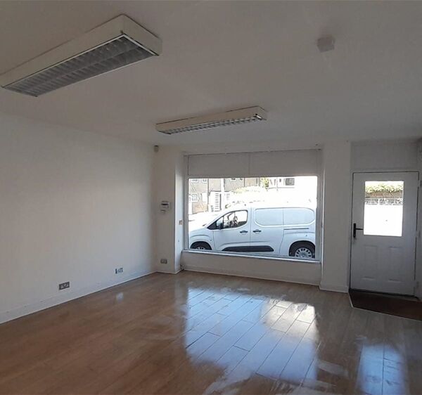 Vacant Unit For Sale in Birkenshaw Photo 2
