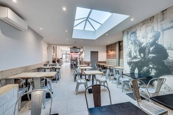 ITALIAN CAFÉ / BISTRO / RESTAURANT - TURNOVER £15,000 PER WEEK WITH A3 & ALCOHOL LICENCE TILL 2300 Photo 2