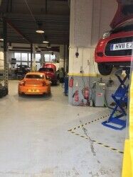 Mot & car servicing Centre in one of the most prominent and busy location Photo 2