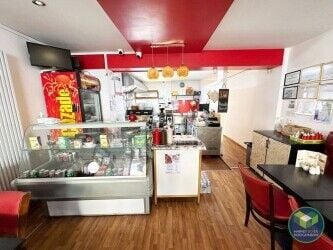 CAFE: DROYLSDEN: Photo 2