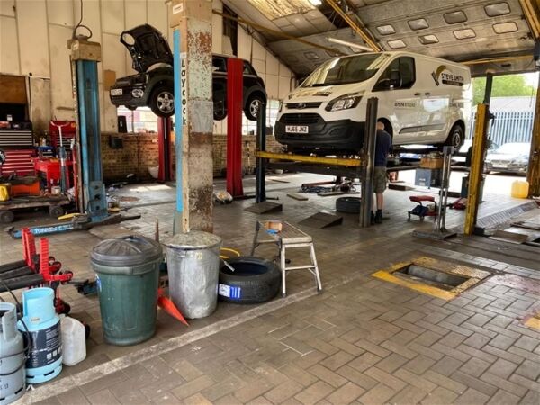 FREEHOLD  VEHICLE BREAKDOWN RECOVERY & MOT CENTRE IN EAST ANGLIA