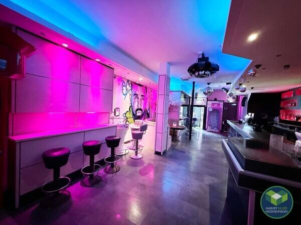 BAR/CLUB : BUXTON : Photo 2