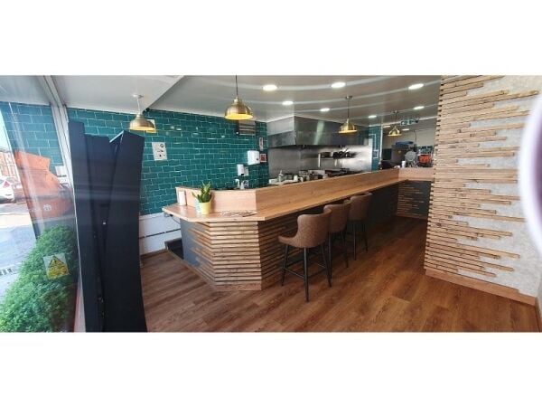 Newly established takeaway in Leigh for sale