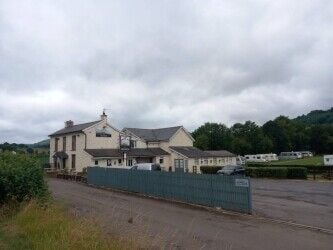 MONMOUTHSHIRE - ROADSIDE VILLAGE INN WITH 44 PITCH CARAVAN AND CAMPSITE Photo 2